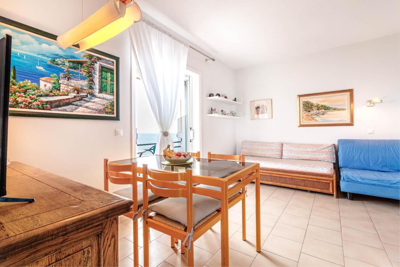 Glyfada New Era Home 107 Menigos Resort Apartments Bagian luar foto